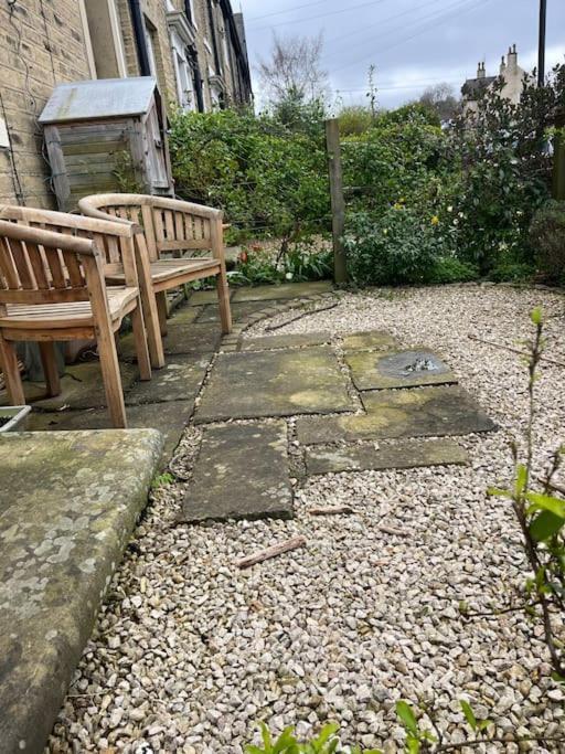 Steeple View - A Two Bedroom 18Th Century Cottage. Leeds  Extérieur photo